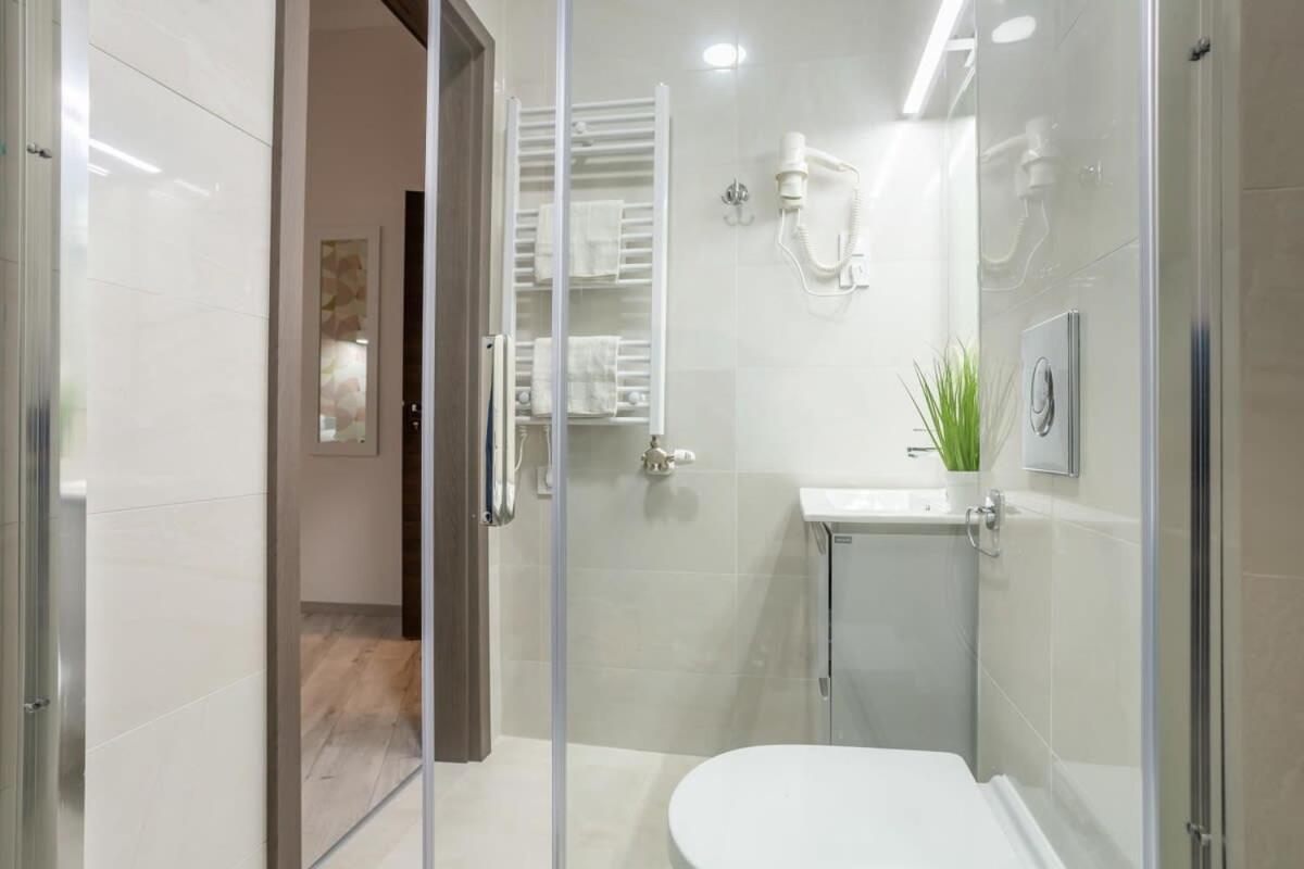Gorgeous & Super Central Studio Budapest Bagian luar foto