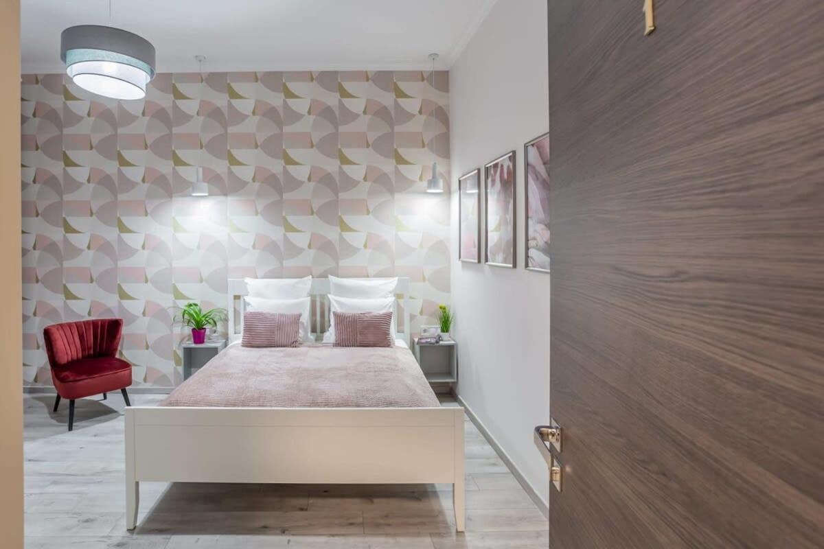Gorgeous & Super Central Studio Budapest Bagian luar foto